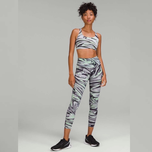 Lululemon Energy Bra in Paint Glide Warp Multi - Picture 3 of 7